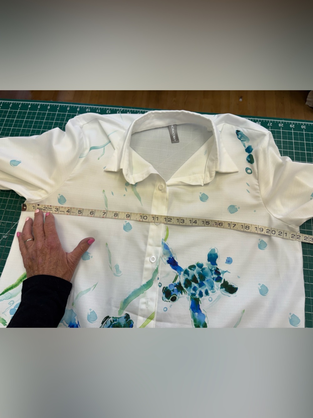 White Button-Down Shirt with Blue-Green Turtle Print - Picture 10 of 12